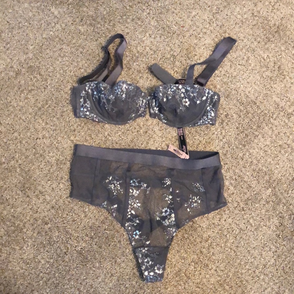 Victoria’s Secret “Very Sexy” Lingerie Set